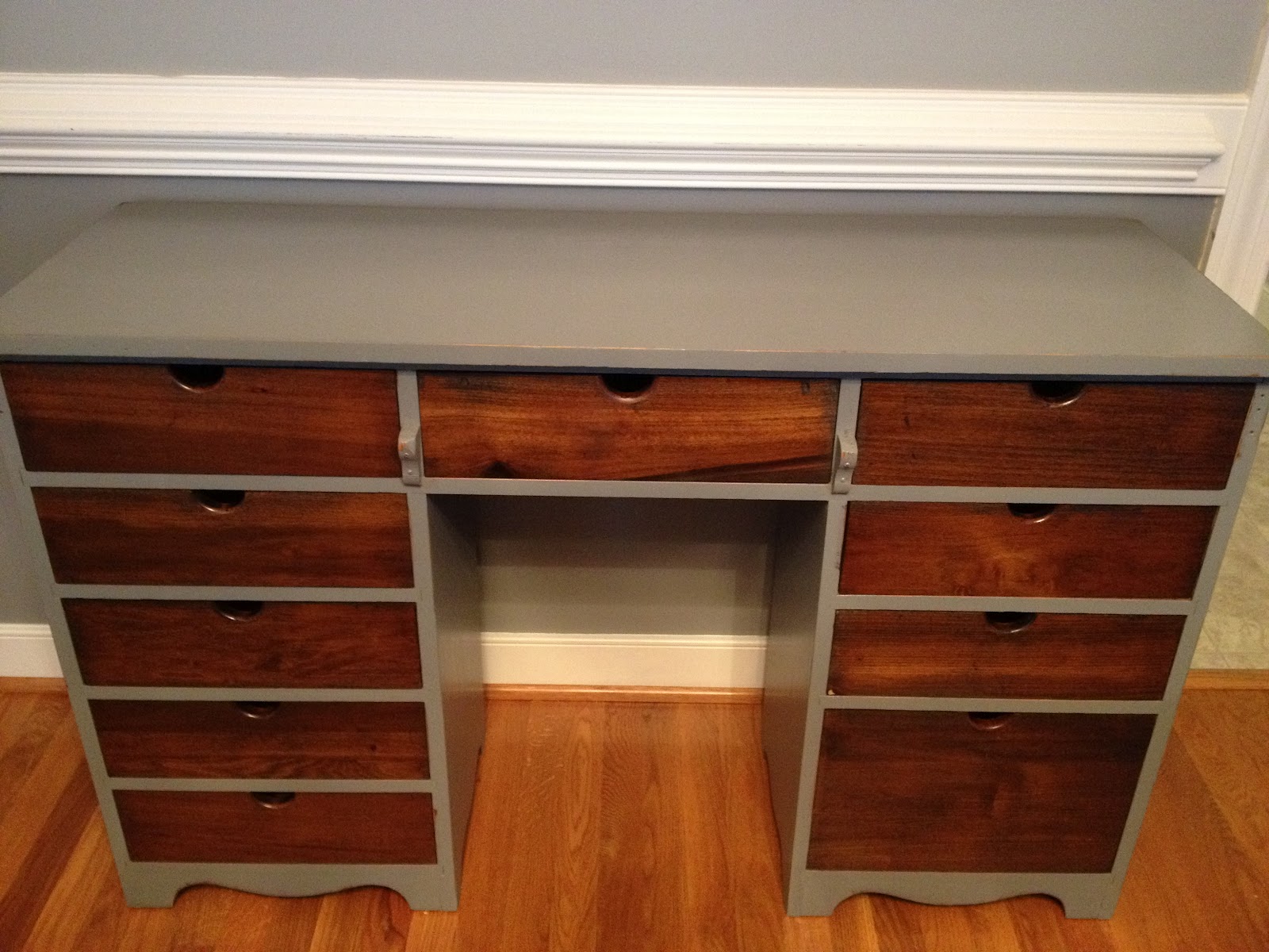 Richmond Thrifter: Two Tone Desk